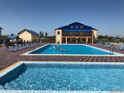 Отель "Экватор"